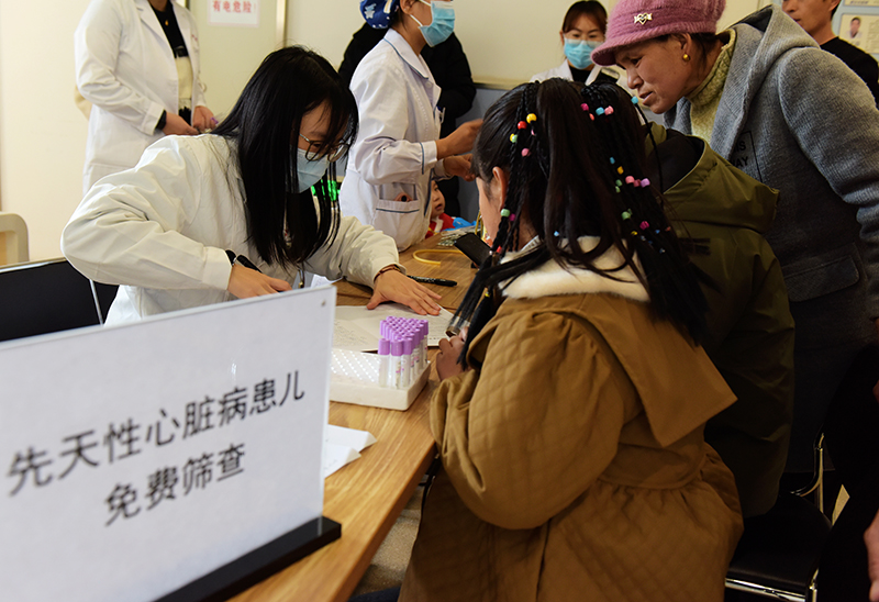 南京“心佑工程”项目团队专家走进海东(22393583)-20240114094028.JPG