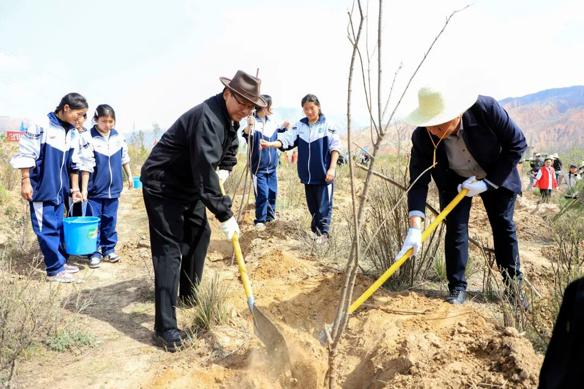 1776235472419749.jpg DM_20260415144334_003.jpg